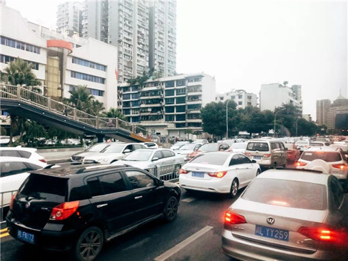 交管所：氙气大灯可以过年检吗